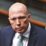Caso de difamación de Dutton descontinuado