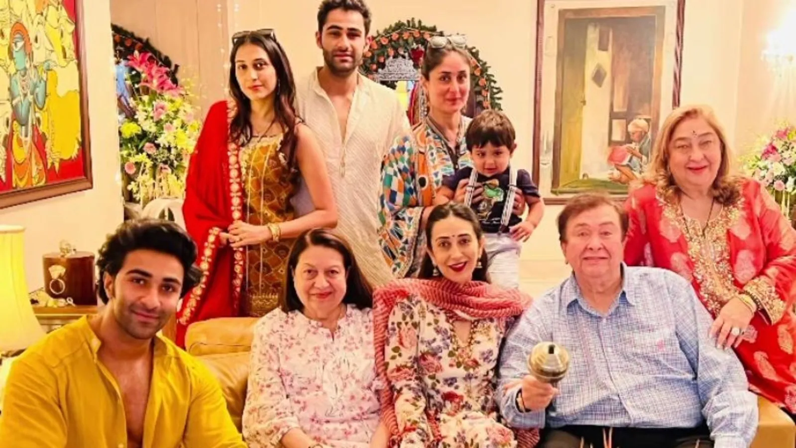  Dentro de las celebraciones de Ganesh Chaturthi de la familia Kapoor con Kareena Kapoor, Karisma Kapoor, Aadar Jain y otros.  ver fotos
