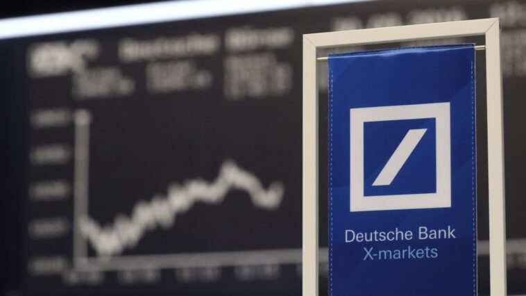 Deutsche Bank dice que el riesgo de una 'crisis de la libra esterlina' está aumentando a medida que Truss se convierte en primer ministro del Reino Unido
