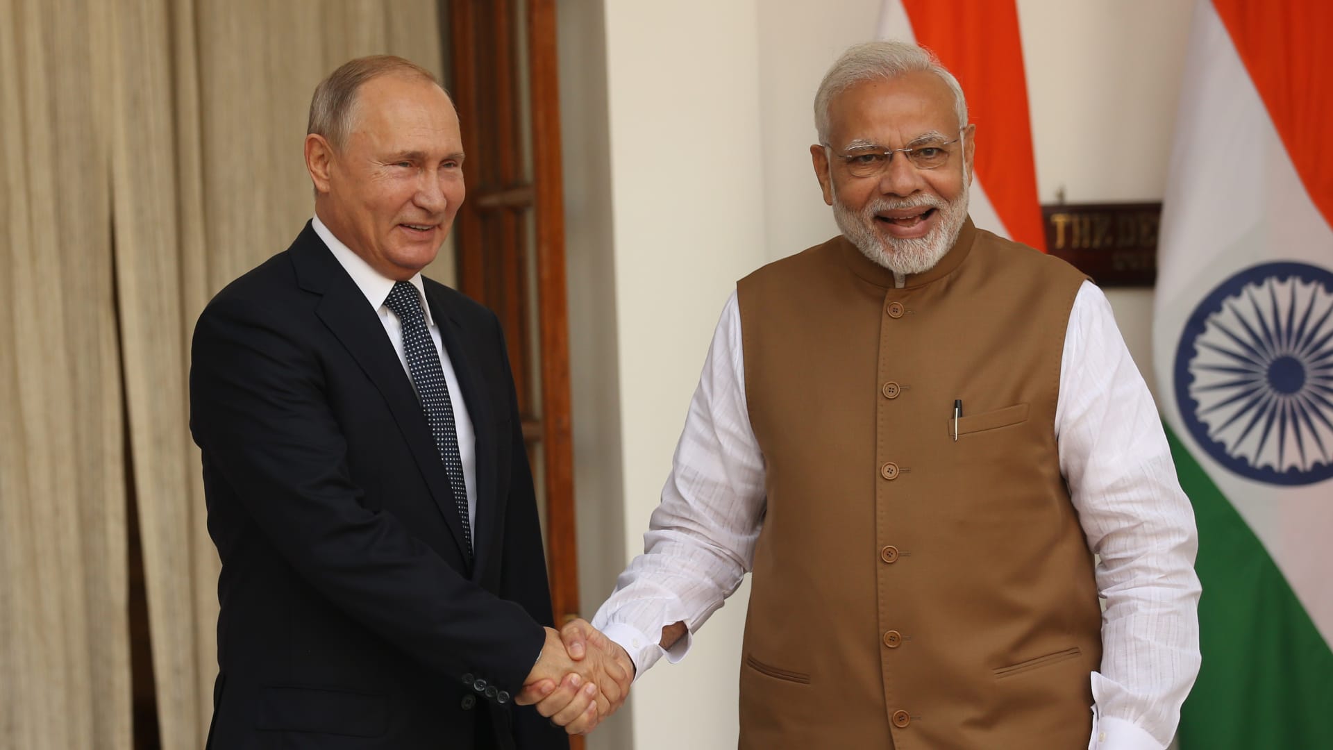 El primer ministro de la India, Modi, dice que está dispuesto a impulsar los lazos con Rusia, incluida la energía.
