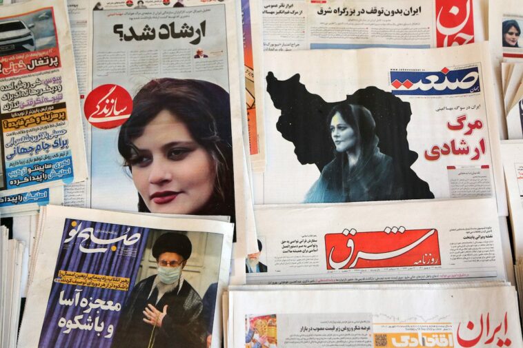 Irán amenaza a las celebridades que apoyan las protestas de Mahsa Amini