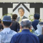 Japón rinde homenaje al asesinado Abe en polémico funeral