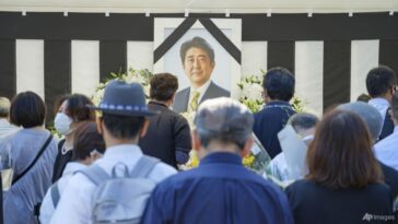 Japón rinde homenaje al asesinado Abe en polémico funeral