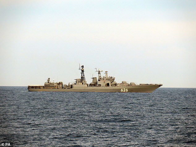 Según fuentes de la marina, se cree que el grupo de barcos rusos ha estado apoyando la guerra en Ucrania.  En la imagen: una foto del folleto del barco Vicealmirante Kulakov