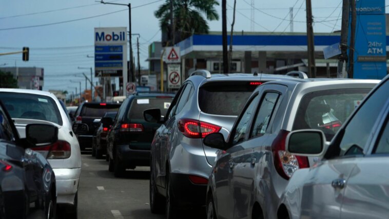 Lagos observa el 'Día sin automóviles' para promover un aire más limpio
