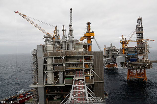 Las plataformas del campo petrolífero Johan Sverdrup de Equinor se muestran en el Mar del Norte, mientras Noruega refuerza su seguridad.