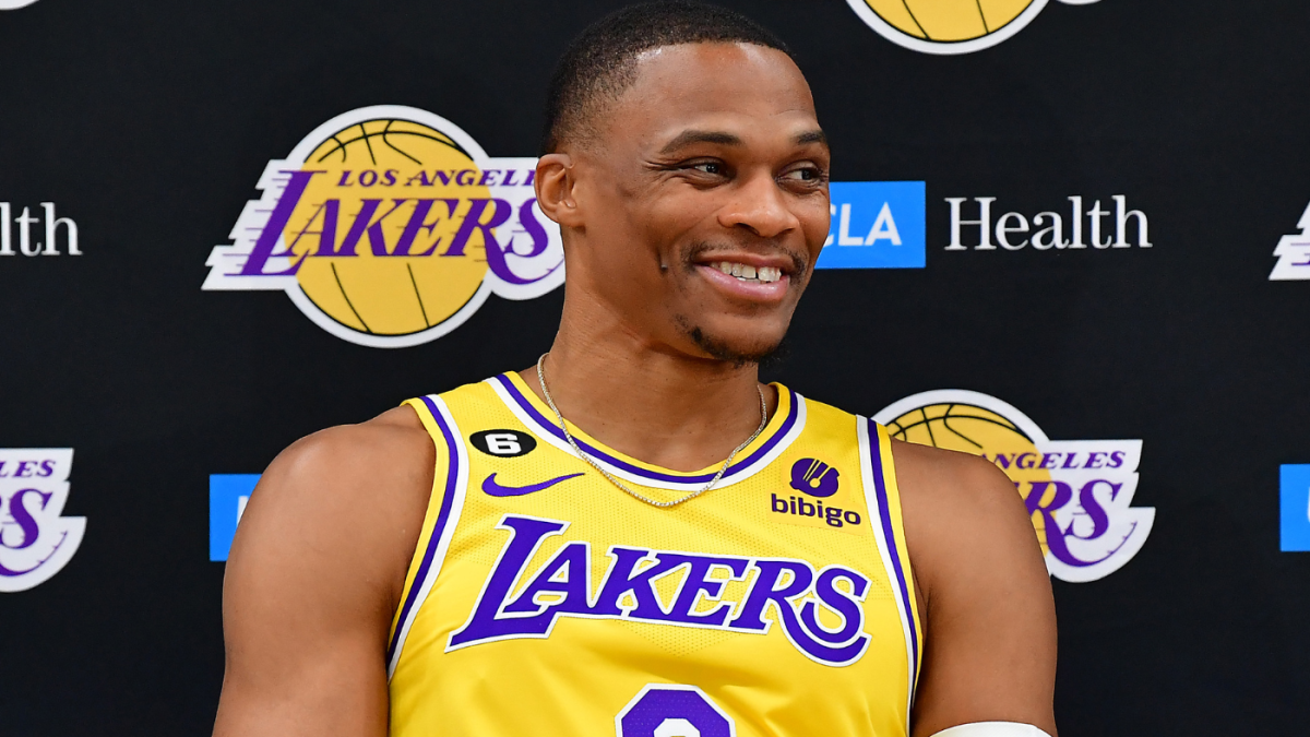 Los Lakers usan a Russell Westbrook, Kendrick Nunn y Damian Jones en la primera unidad en el campo de entrenamiento hasta el momento
