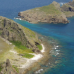 La foto de archivo tomada en junio de 2011 muestra las disputadas Islas Senkaku en el centro de un desacuerdo diplomático entre Japón y China.  (Kiodo)