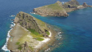La foto de archivo tomada en junio de 2011 muestra las disputadas Islas Senkaku en el centro de un desacuerdo diplomático entre Japón y China.  (Kiodo)