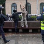 Los rusos desafían el impulso de movilización de Putin, cientos arrestados