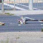 Una mujer de 19 años murió después de ser arrojada a través de una intersección cuando su e-scooter chocó con un automóvil (en la foto)