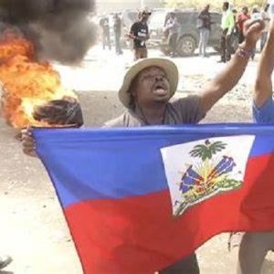 Nuevas protestas en Haití atraen a miles para exigir la destitución del primer ministro
