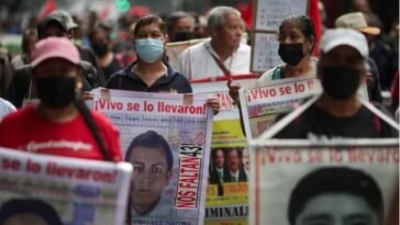 Padres de Ayotzinapa dicen: “El presidente nos miente”