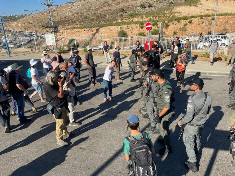 Palestinos heridos por colonos israelíes en Cisjordania ocupada