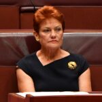Pauline Hanson apuntó a Lidia Thorpe diciendo que era 'despreciable' por cubrirse con pintura roja y salir a la calle para encabezar una protesta en el Día Nacional de Luto
