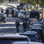 Al menos seis personas resultaron heridas luego de un tiroteo en Rudsdale Newcomer High School en East Oakland, California, donde la policía cerró la escena.