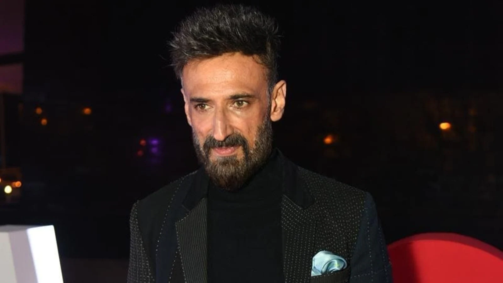 Rahul Dev se derrumba al recordar criar a su hijo solo después de la muerte de su esposa Rina Dev: 