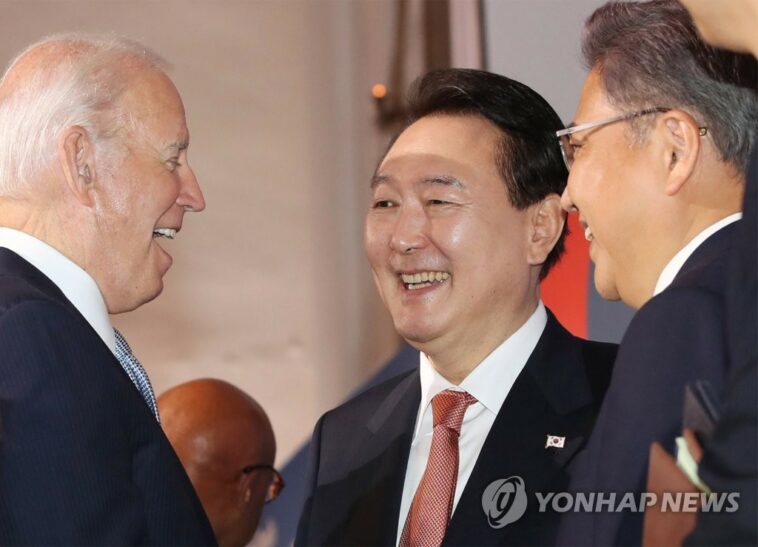 Yoon, Biden se reúnen brevemente en Nueva York