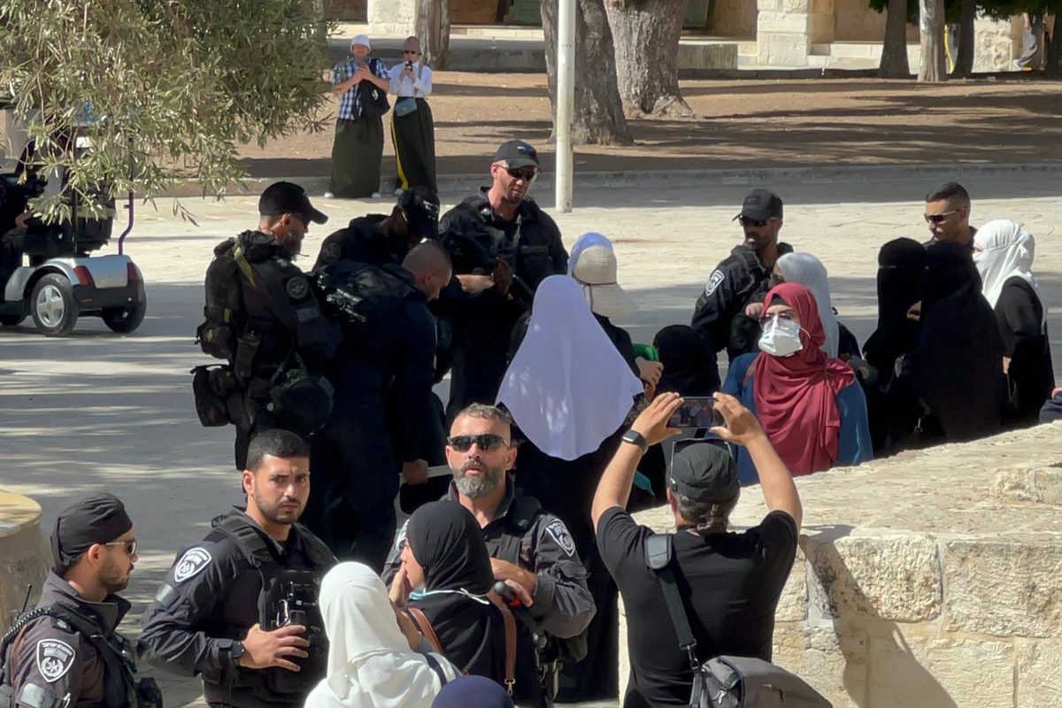 Activistas de Jerusalén se movilizan contra los colonos que asaltan la mezquita de Al-Aqsa 
