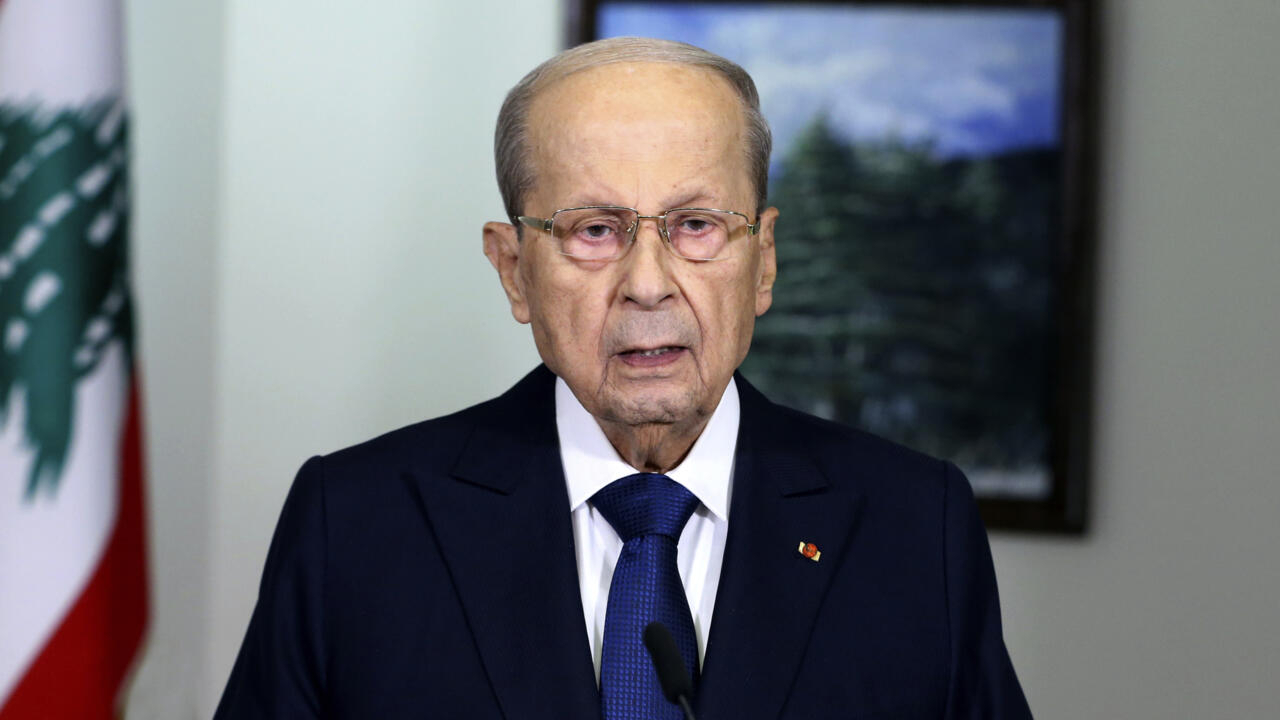 Aoun del Líbano abandona el palacio presidencial mientras se avecina vacío de poder
