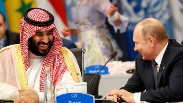 Arabia Saudita y Rusia llegaron a un acuerdo hoy para recortar dos millones de barriles en la producción de petróleo por día para provocar un gran aumento de los precios, lo que provocaría dolor en los hogares y la industria europeos y alegría para Putin y las arcas del Kremlin.