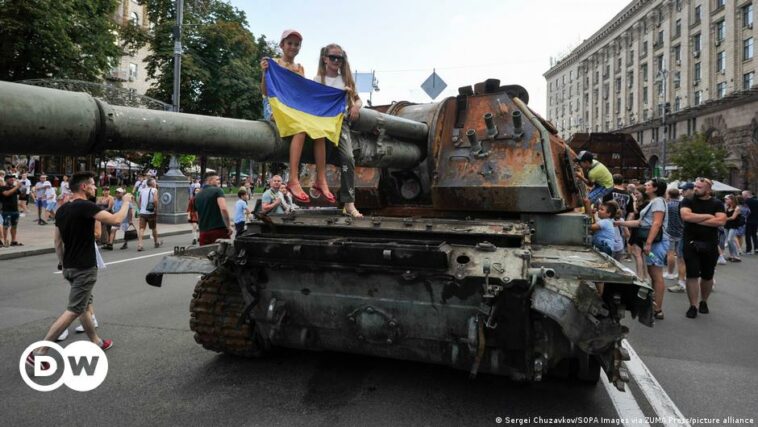 Berlín: Tribunal permite colocar tanque ruso destrozado fuera de embajada