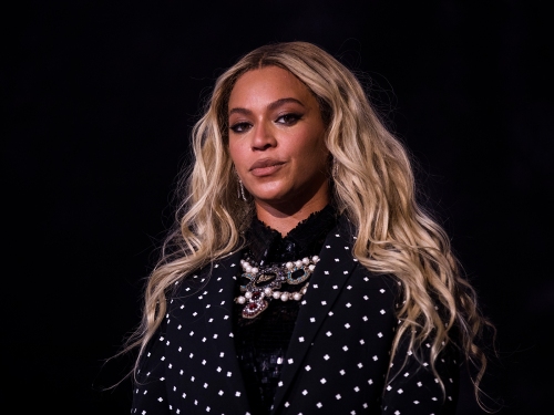 Beyoncé critica la afirmación 'increíblemente despectiva' de Right Said Fred de que no pidió permiso para la muestra de 'Soy demasiado sexy'