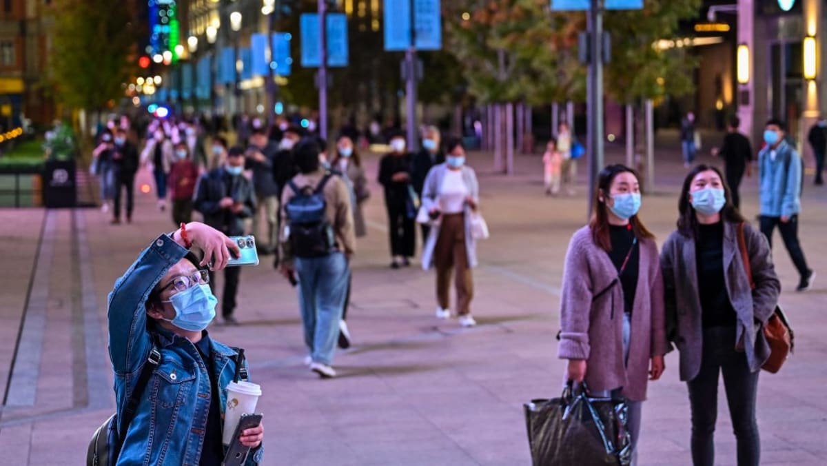 COMENTARIO: Los jóvenes de China 'se acuestan planos' ante los desafíos sociales
