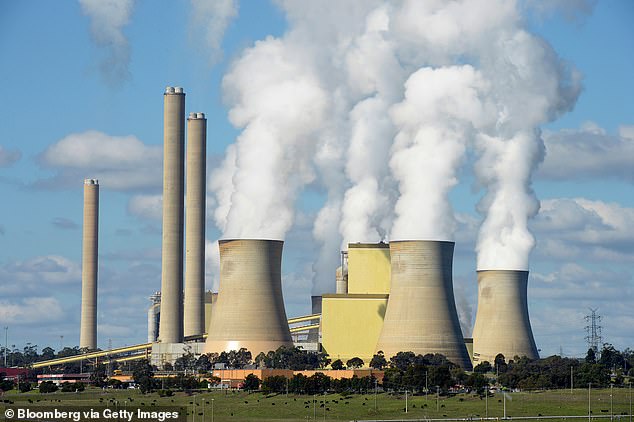 Al menos cinco centrales eléctricas de carbón y gas se retirarán en Australia en la próxima década (en la imagen: la central eléctrica de carbón Loy Yang en Victoria)