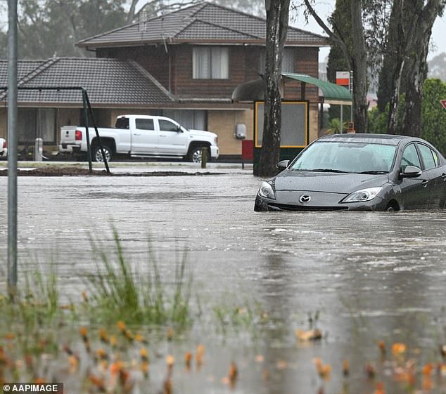 Otro sistema de baja presión y canal está listo para golpear el país y causar lluvias y tormentas generalizadas y, con ello, inundaciones más generalizadas.