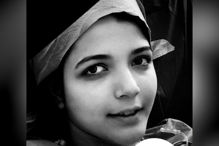 Colegiala muere en Irán tras ser golpeada por las fuerzas de seguridad