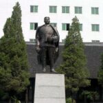 Corea del Norte revela piedra conmemorativa del fundador en Beijing
