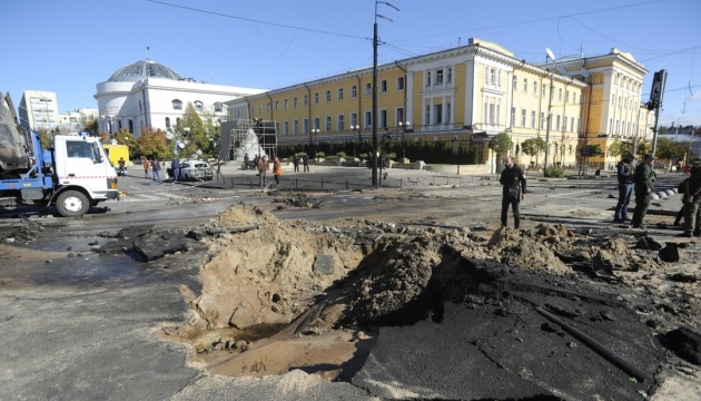 El 86% de los ucranianos muestran apoyo a la resistencia a pesar de los ataques rusos a la infraestructura.
