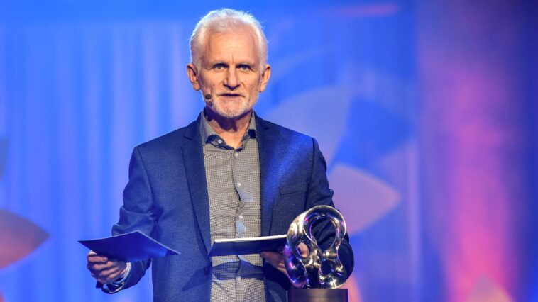 El activista bielorruso Ales Bialiatski y dos grupos de derechos humanos ganan el Premio Nobel de la Paz 2022