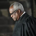 El juez Clarence Thomas, cuyo activismo, junto con el de su esposa, ha reforzado las causas conservadoras, está destinado a ser una figura central mientras la Corte Suprema reconsidera revertir más fallos históricos.