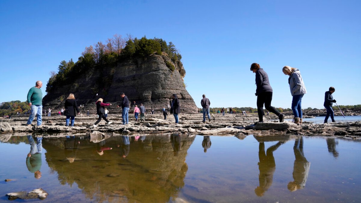 El río Mississippi asolado por la sequía crea problemas en toda la región de EE. UU.
