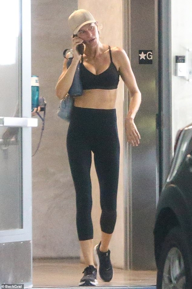 Sudando: la supermodelo Gisele Bündchen fue vista sola en el gimnasio en Miami, Florida, el lunes por la mañana, en medio de continuos rumores de una ruptura en su matrimonio con Tom Brady.