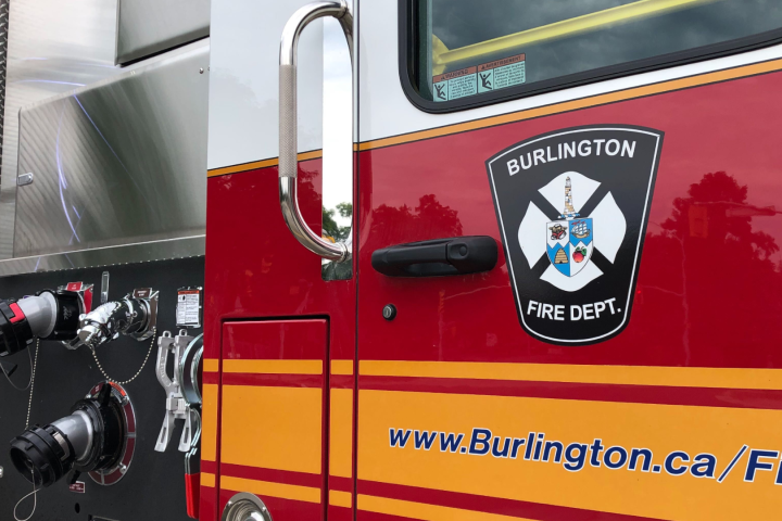 Jefe de Bomberos investigará incendio residencial que hirió a 2 personas en Burlington