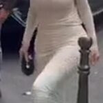 En: Kylie Jenner usó atuendos completamente diferentes al entrar y salir del desfile de Balenciaga en la Semana de la Moda de París