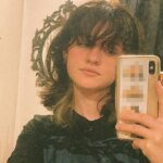 Emily Nicole Thompson (en la foto), de 18 años, compartió una foto de sí misma en Facebook solo 24 horas antes de que supuestamente se reuniera con su exnovio y lo asesinara.