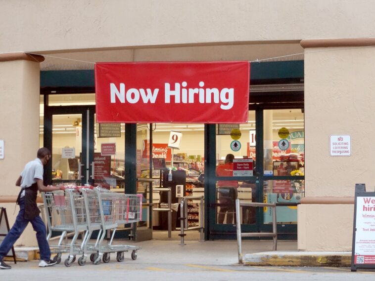 La contratación en EE. UU. se mantuvo sólida en septiembre, ya que los empleadores agregaron 263,000 puestos de trabajo