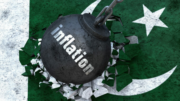 La deuda, la inflación y las inundaciones amenazan con ahogar a Pakistán - Fair Observer