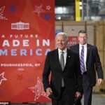 El presidente Joe Biden estuvo en Poughkeepsie, Nueva York, el jueves.  Sus políticas energéticas están bajo un nuevo escrutinio después de que la OPEP+ anunciara un recorte en la producción de petróleo.