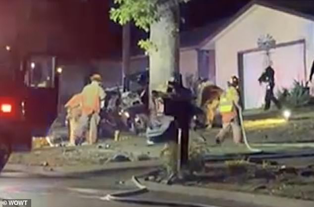 Seis personas de unos 20 años murieron en un accidente automovilístico en Lincoln, Nebraska el domingo.