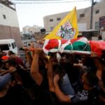 Las fuerzas israelíes matan a un adolescente palestino después de una supuesta bomba incendiaria