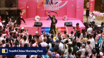 Las parejas del mismo sexo enfatizan la inclusión en el festival Pink Dot de Hong Kong