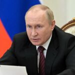 Lo último en Ucrania: Putin dice que Rusia se vio obligada a intervenir para ayudar a Donbass