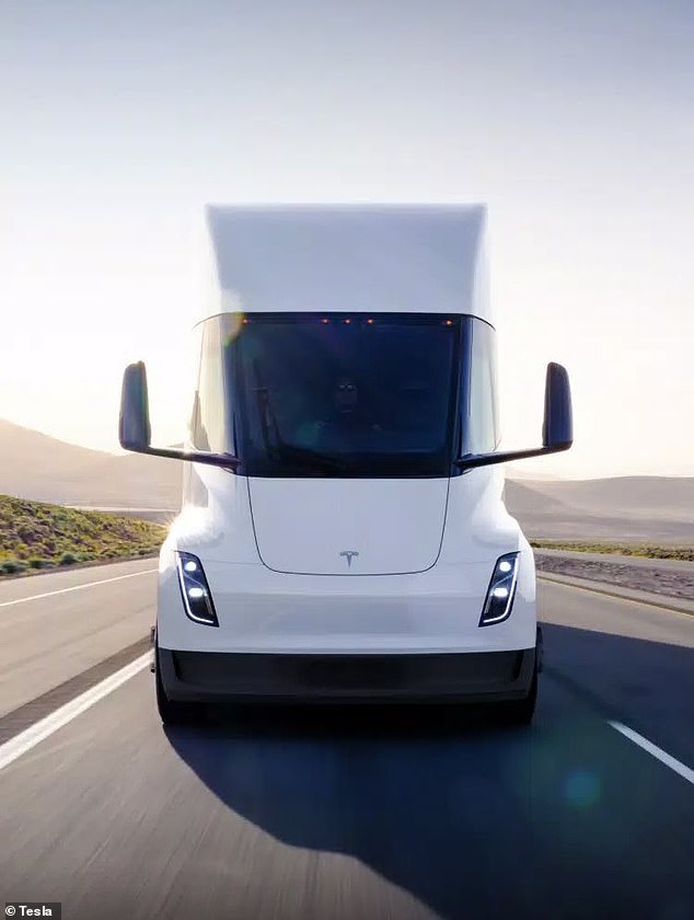Elon Musk ha confirmado que los primeros camiones Semi de Tesla se entregarán a Pepsi en diciembre, cinco años después de que se anunciara por primera vez.