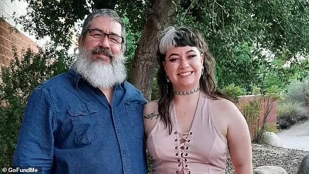 Ken Evans (izquierda) y su hija de 22 años, McKenna (derecha) fueron asesinados en un ataque aparentemente aleatorio que ocurrió justo antes del mediodía del jueves.