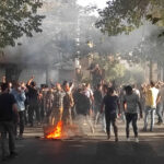 Manifestantes se reúnen en Irán en la tercera semana de disturbios por la muerte de Amini